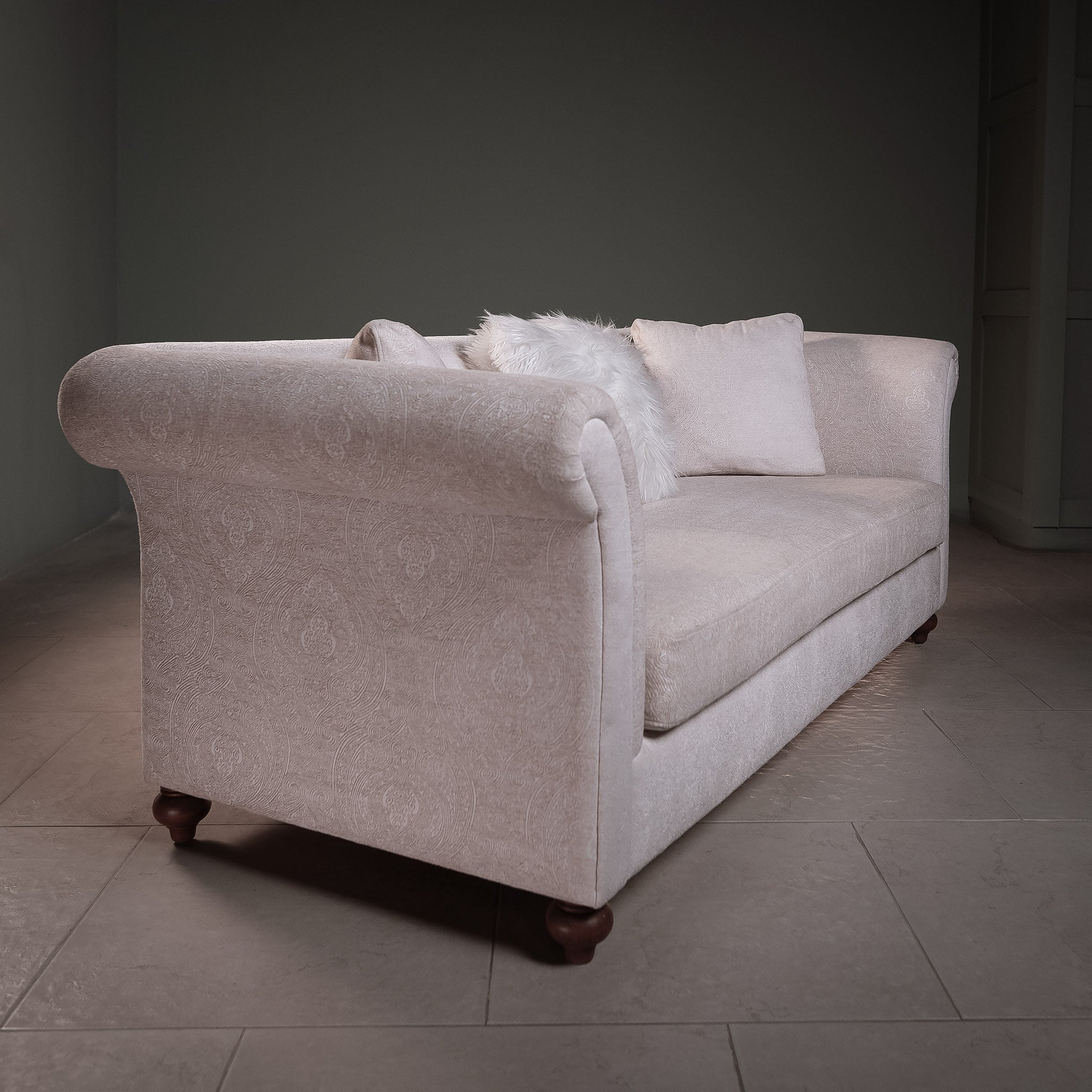 Di Caprio Classic Sofa