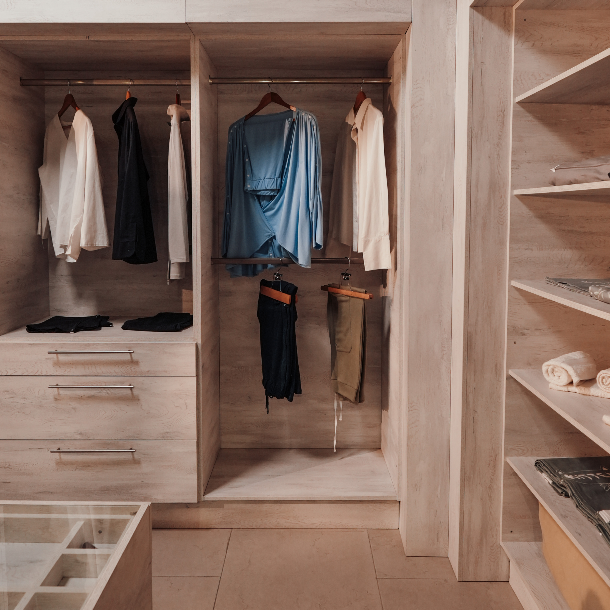 Dressing room and wardrobe by Designy for home furniture