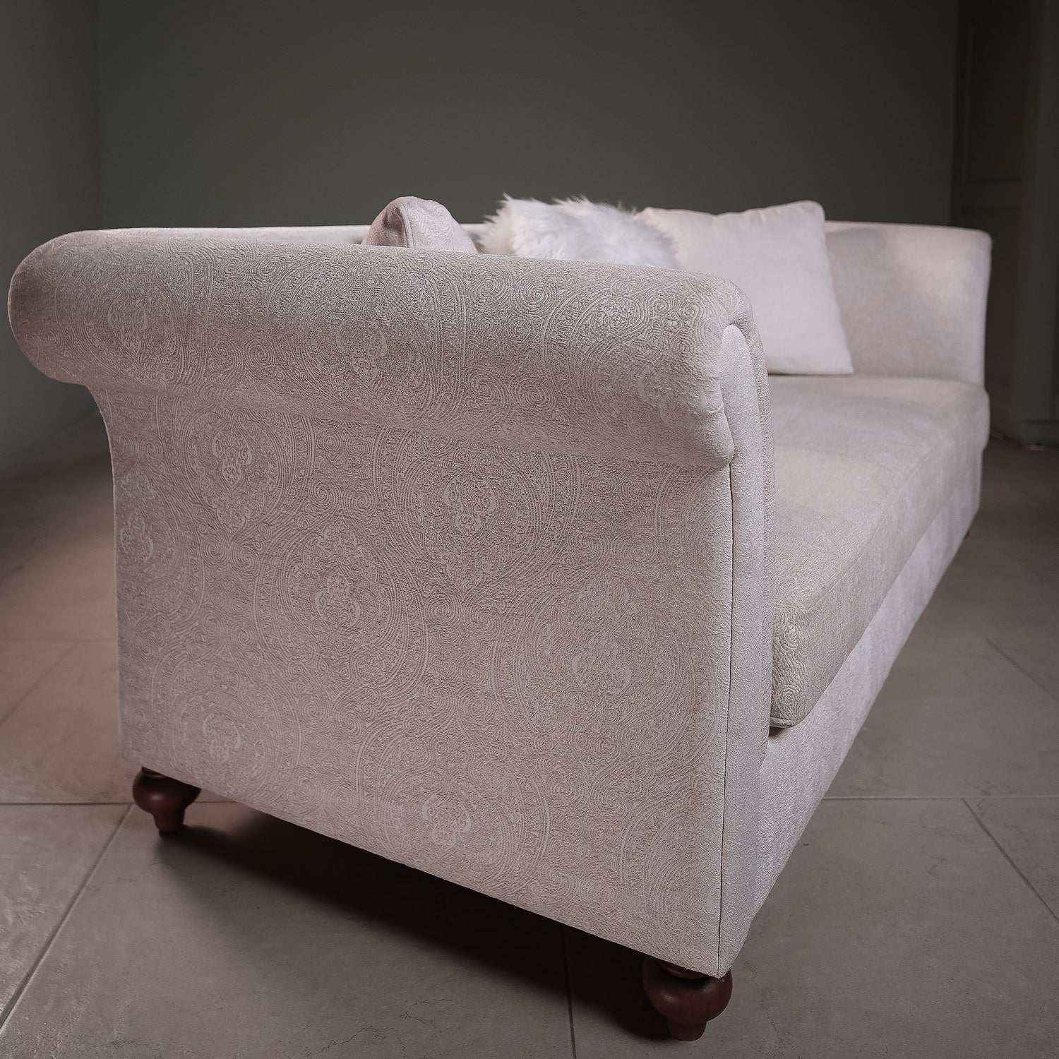 Di Caprio Classic Sofa